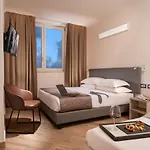 Simon 4*
