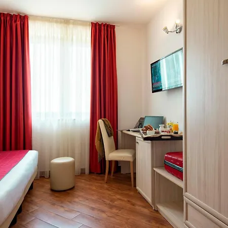 Simon Hotel 4*