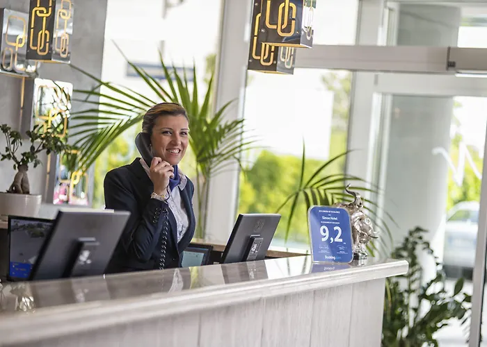 Ξενοδοχείο Simon Pomezia