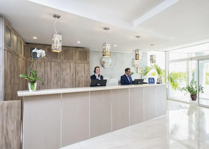 Simon Ξενοδοχείο Pomezia